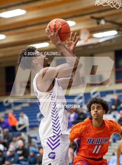 Thumbnail 1 in Garfield vs. Rainier Beach (WIAA 3A District Playoff) photogallery.