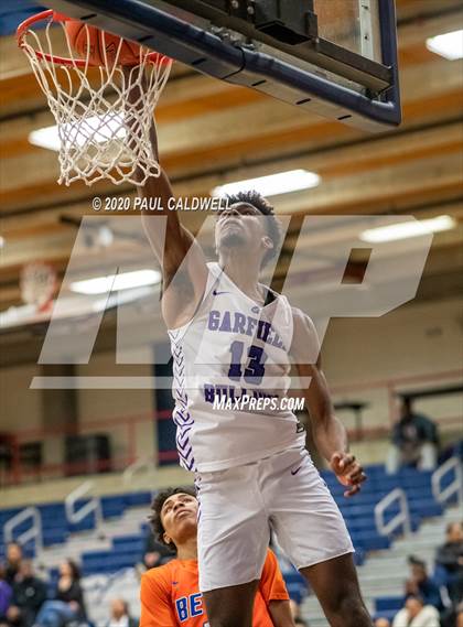 Thumbnail 3 in Garfield vs. Rainier Beach (WIAA 3A District Playoff) photogallery.