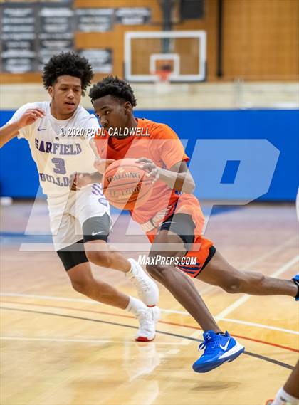 Thumbnail 1 in Garfield vs. Rainier Beach (WIAA 3A District Playoff) photogallery.