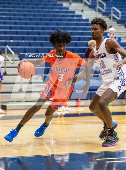 Thumbnail 3 in Garfield vs. Rainier Beach (WIAA 3A District Playoff) photogallery.