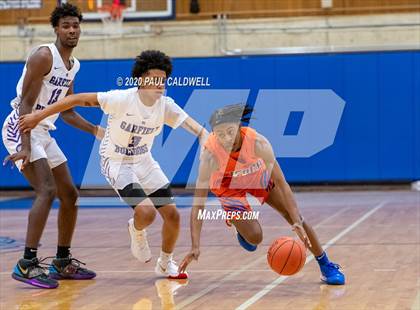 Thumbnail 3 in Garfield vs. Rainier Beach (WIAA 3A District Playoff) photogallery.