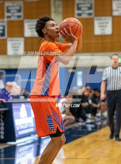 Thumbnail 2 in Garfield vs. Rainier Beach (WIAA 3A District Playoff) photogallery.
