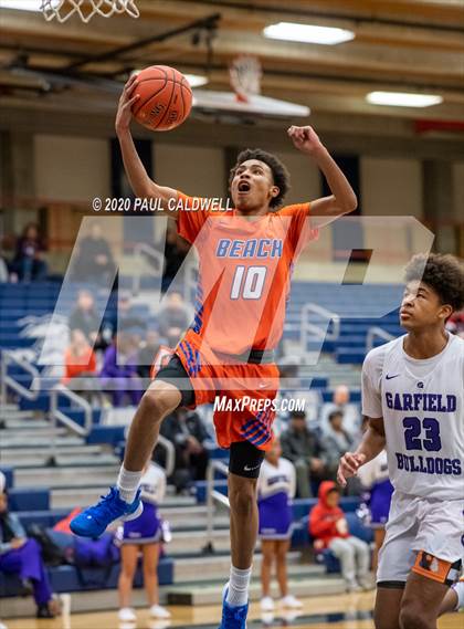 Thumbnail 3 in Garfield vs. Rainier Beach (WIAA 3A District Playoff) photogallery.
