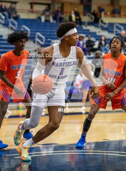 Thumbnail 1 in Garfield vs. Rainier Beach (WIAA 3A District Playoff) photogallery.