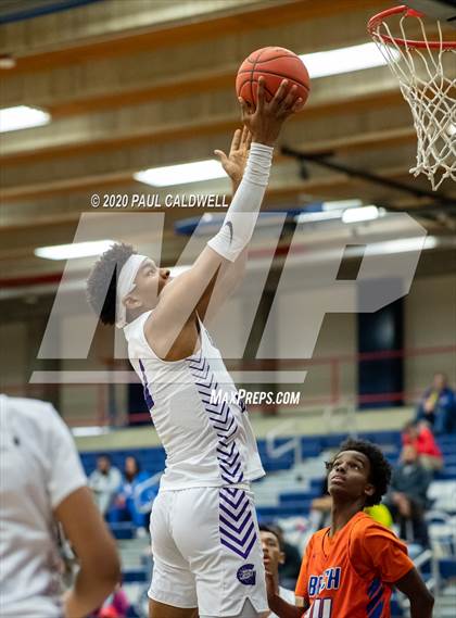 Thumbnail 3 in Garfield vs. Rainier Beach (WIAA 3A District Playoff) photogallery.