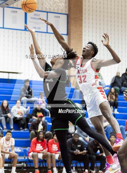 Thumbnail 3 in Pattonville vs Alton (Illinois Classic) photogallery.