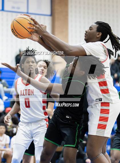 Thumbnail 3 in Pattonville vs Alton (Illinois Classic) photogallery.