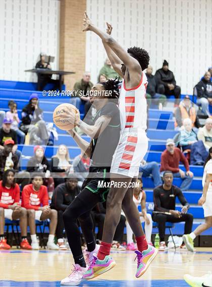 Thumbnail 1 in Pattonville vs Alton (Illinois Classic) photogallery.