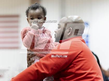 Thumbnail 2 in Pattonville vs Alton (Illinois Classic) photogallery.