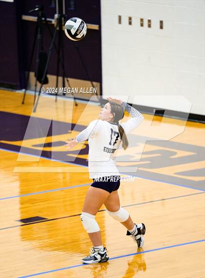 Thumbnail 2 in Edgewood @ Bellbrook photogallery.