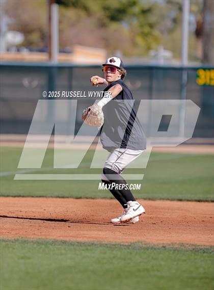 Thumbnail 1 in Desert Mountain vs. Pinnacle photogallery.