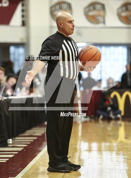 Thumbnail 1 in St. Augustine vs. East Catholic (Spalding Hoophall Classic) photogallery.