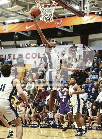 Thumbnail 1 in St. Augustine vs. East Catholic (Spalding Hoophall Classic) photogallery.