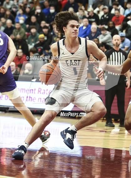 Thumbnail 2 in St. Augustine vs. East Catholic (Spalding Hoophall Classic) photogallery.