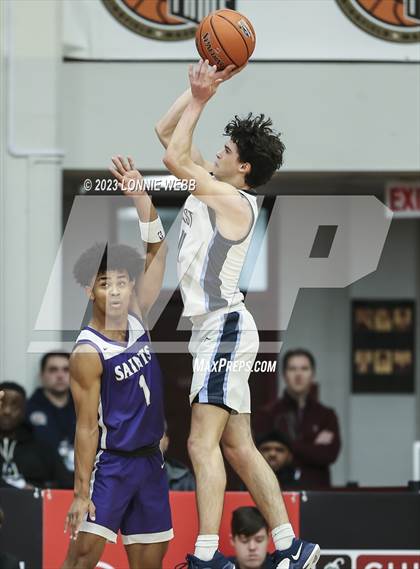 Thumbnail 2 in St. Augustine vs. East Catholic (Spalding Hoophall Classic) photogallery.