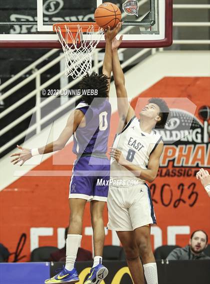 Thumbnail 2 in St. Augustine vs. East Catholic (Spalding Hoophall Classic) photogallery.