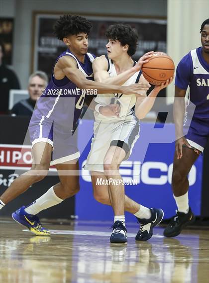 Thumbnail 2 in St. Augustine vs. East Catholic (Spalding Hoophall Classic) photogallery.