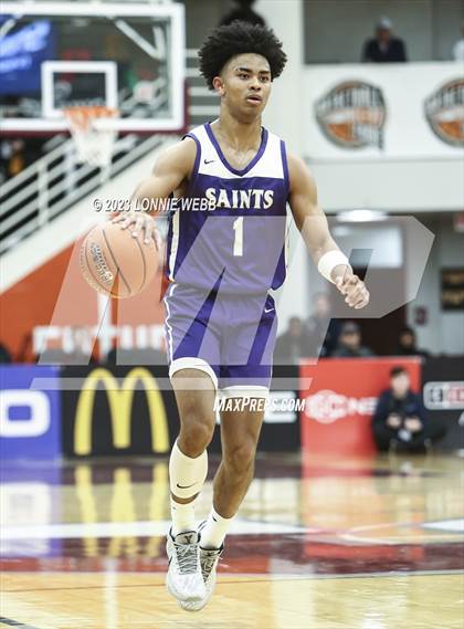 Thumbnail 1 in St. Augustine vs. East Catholic (Spalding Hoophall Classic) photogallery.