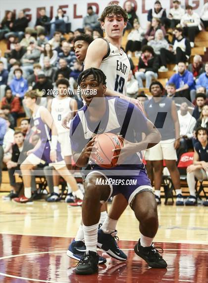 Thumbnail 2 in St. Augustine vs. East Catholic (Spalding Hoophall Classic) photogallery.