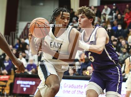Thumbnail 1 in St. Augustine vs. East Catholic (Spalding Hoophall Classic) photogallery.