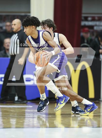 Thumbnail 1 in St. Augustine vs. East Catholic (Spalding Hoophall Classic) photogallery.