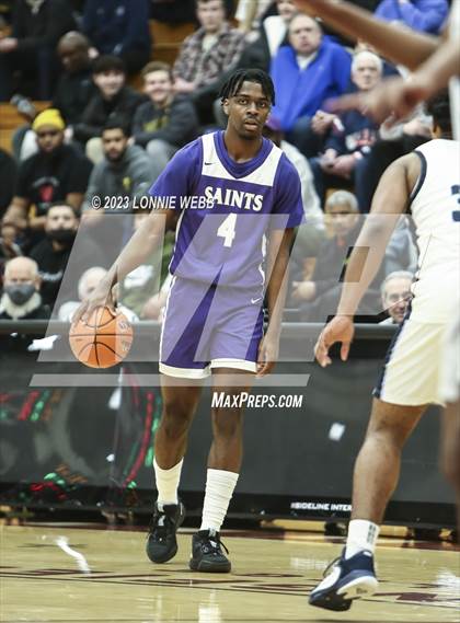 Thumbnail 2 in St. Augustine vs. East Catholic (Spalding Hoophall Classic) photogallery.