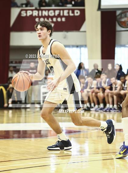 Thumbnail 3 in St. Augustine vs. East Catholic (Spalding Hoophall Classic) photogallery.