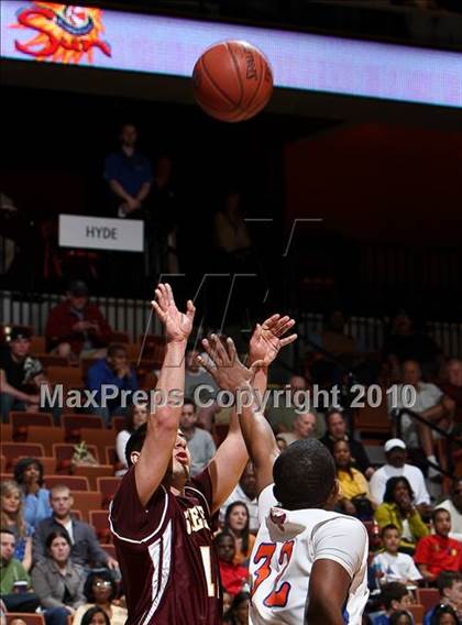 Thumbnail 1 in Sheehan vs. Bloomfield (CIAC Class M Final) photogallery.