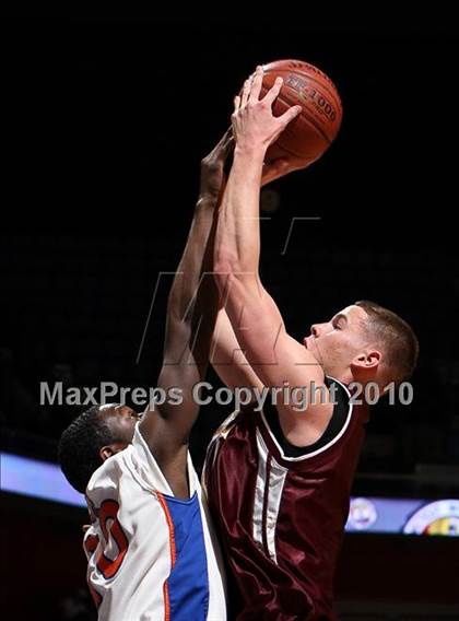 Thumbnail 2 in Sheehan vs. Bloomfield (CIAC Class M Final) photogallery.