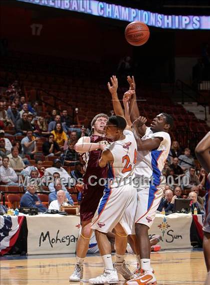 Thumbnail 3 in Sheehan vs. Bloomfield (CIAC Class M Final) photogallery.