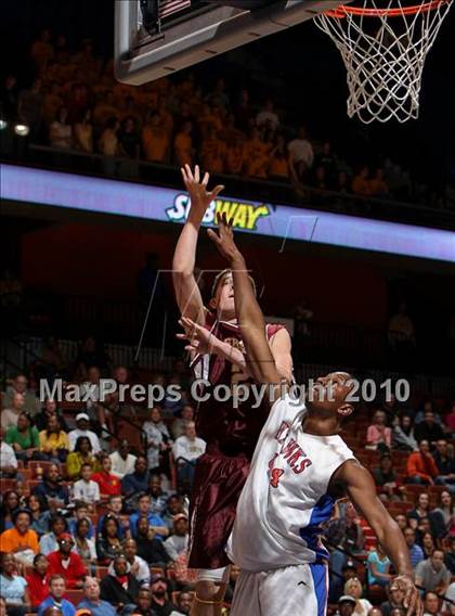 Thumbnail 3 in Sheehan vs. Bloomfield (CIAC Class M Final) photogallery.