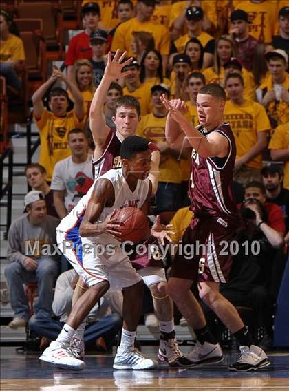 Thumbnail 3 in Sheehan vs. Bloomfield (CIAC Class M Final) photogallery.