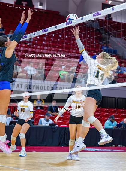 Thumbnail 2 in Polk County vs Perquimans (NCHSAA 1A Final) photogallery.