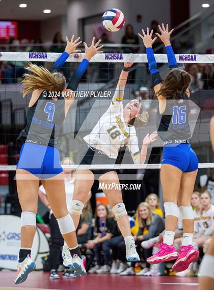 Thumbnail 2 in Polk County vs Perquimans (NCHSAA 1A Final) photogallery.