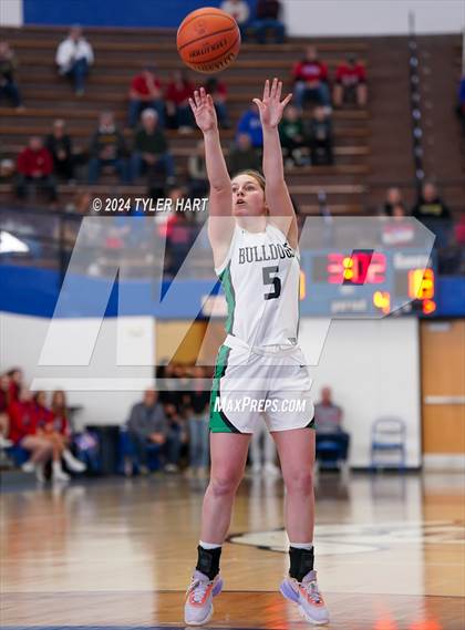 Thumbnail 1 in Union City vs. Clinton Central (IHSAA 1A Semi-State 7) photogallery.