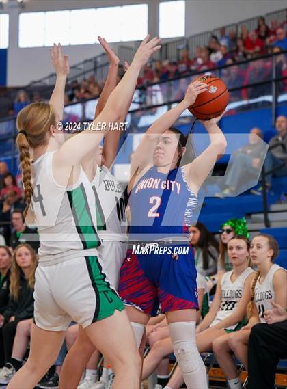Thumbnail 3 in Union City vs. Clinton Central (IHSAA 1A Semi-State 7) photogallery.