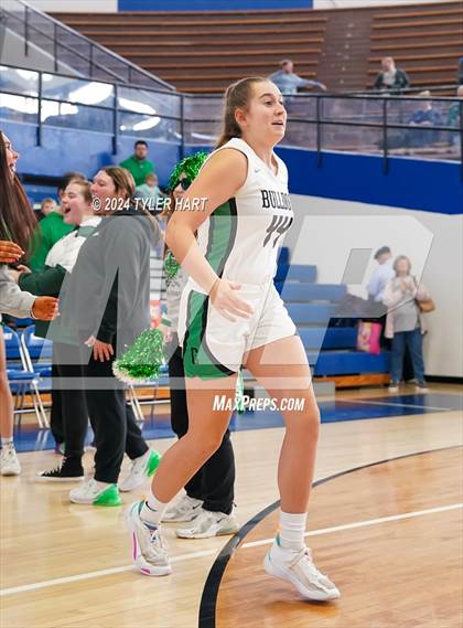 Thumbnail 2 in Union City vs. Clinton Central (IHSAA 1A Semi-State 7) photogallery.