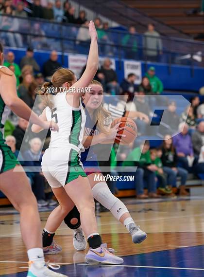 Thumbnail 2 in Union City vs. Clinton Central (IHSAA 1A Semi-State 7) photogallery.