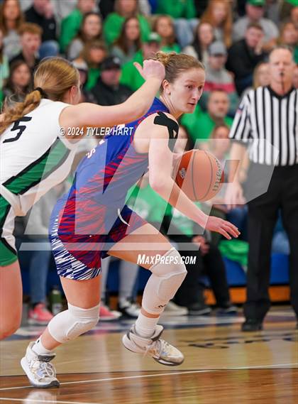 Thumbnail 2 in Union City vs. Clinton Central (IHSAA 1A Semi-State 7) photogallery.