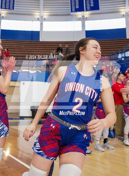 Thumbnail 3 in Union City vs. Clinton Central (IHSAA 1A Semi-State 7) photogallery.