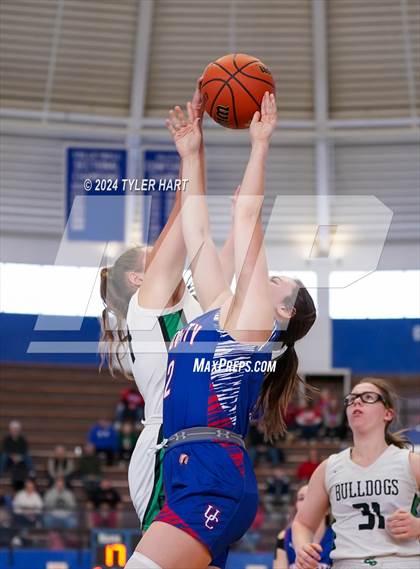 Thumbnail 3 in Union City vs. Clinton Central (IHSAA 1A Semi-State 7) photogallery.
