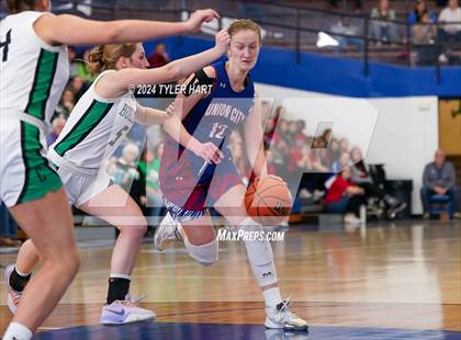 Thumbnail 1 in Union City vs. Clinton Central (IHSAA 1A Semi-State 7) photogallery.