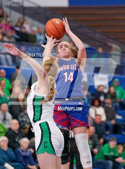 Thumbnail 3 in Union City vs. Clinton Central (IHSAA 1A Semi-State 7) photogallery.