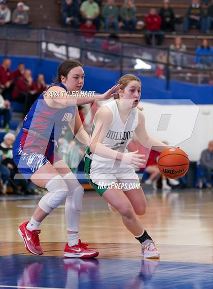 Thumbnail 1 in Union City vs. Clinton Central (IHSAA 1A Semi-State 7) photogallery.