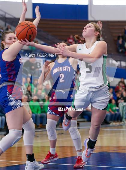 Thumbnail 3 in Union City vs. Clinton Central (IHSAA 1A Semi-State 7) photogallery.