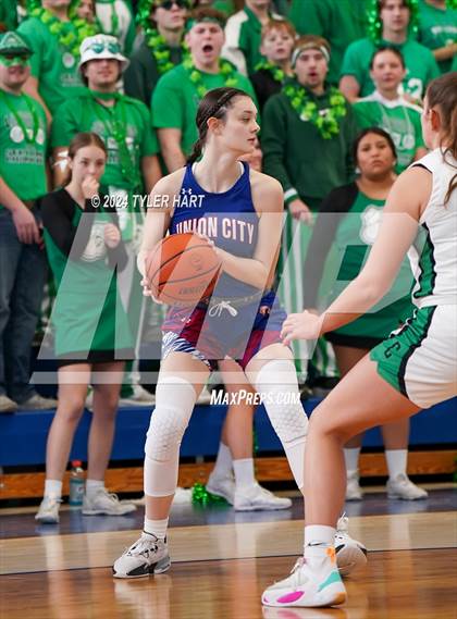 Thumbnail 3 in Union City vs. Clinton Central (IHSAA 1A Semi-State 7) photogallery.
