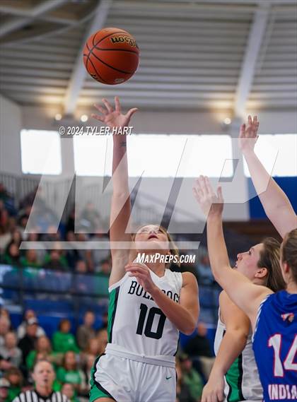 Thumbnail 2 in Union City vs. Clinton Central (IHSAA 1A Semi-State 7) photogallery.