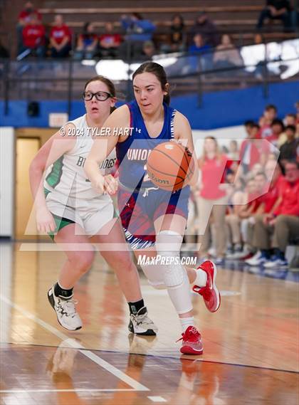 Thumbnail 3 in Union City vs. Clinton Central (IHSAA 1A Semi-State 7) photogallery.