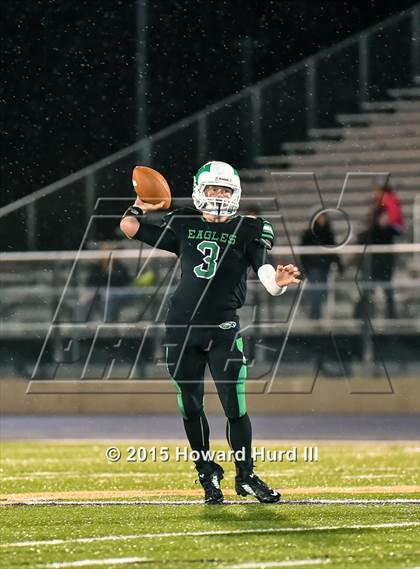 Thumbnail 2 in Marlin vs. Rio Vista (UIL 3A Bi-District Playoff) photogallery.