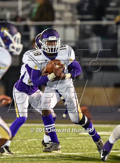 Thumbnail 3 in Marlin vs. Rio Vista (UIL 3A Bi-District Playoff) photogallery.